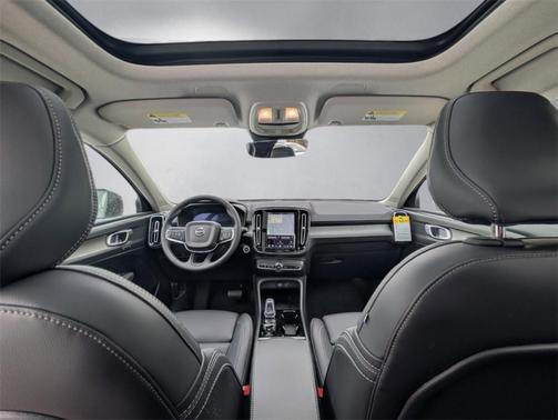 2026 Volvo XC40 B5 Plus