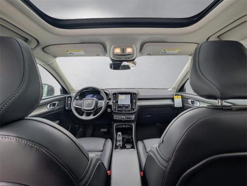 2026 Volvo XC40 B5 Plus