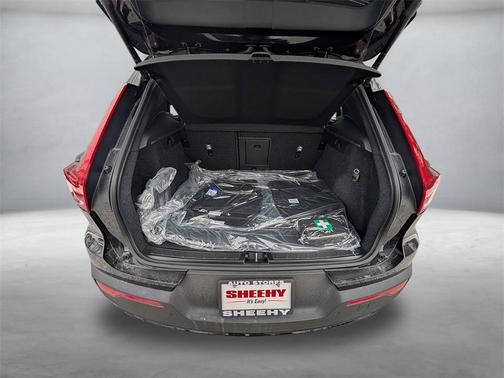 2026 Volvo XC40 B5 Plus