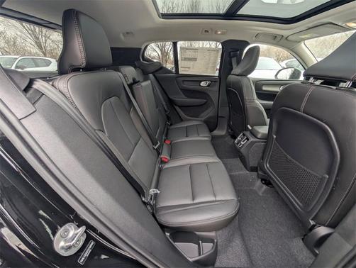 2026 Volvo XC40 B5 Plus