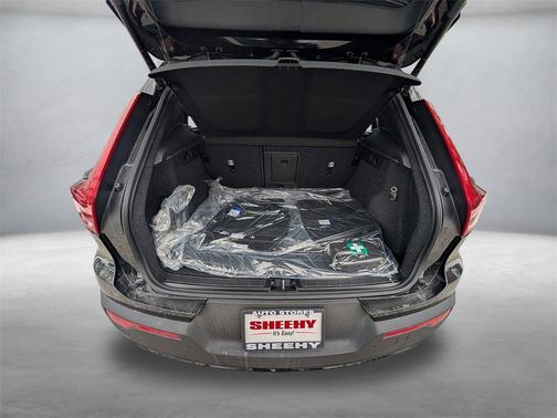 2026 Volvo XC40 B5 Plus