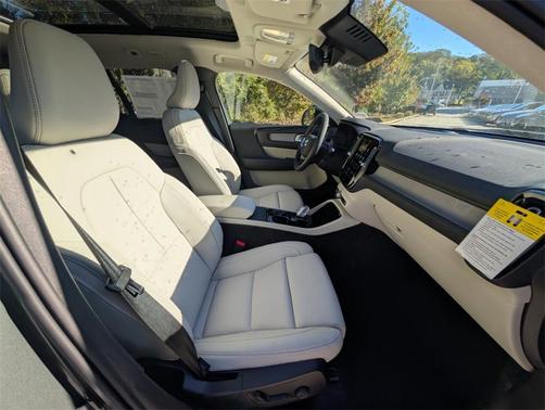 2026 Volvo XC40 B5 Ultra