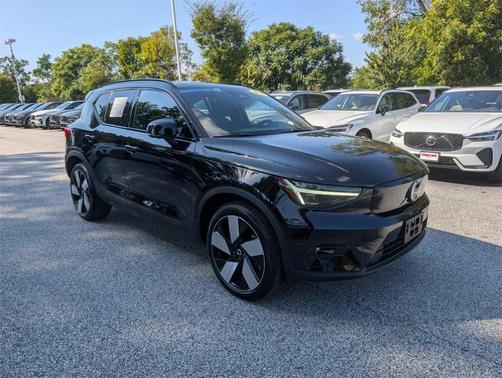 2024 Volvo XC40 Recharge Pure Electric Twin Plus