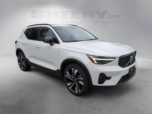 2026 Volvo XC40 B5 Ultra