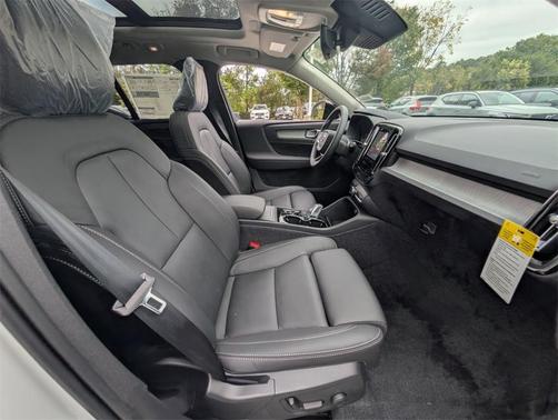 2026 Volvo XC40 B5 Ultra