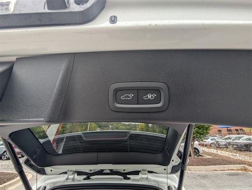 2026 Volvo XC40 B5 Ultra