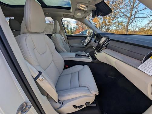 2026 Volvo XC90 B6 Ultra 7-Seater