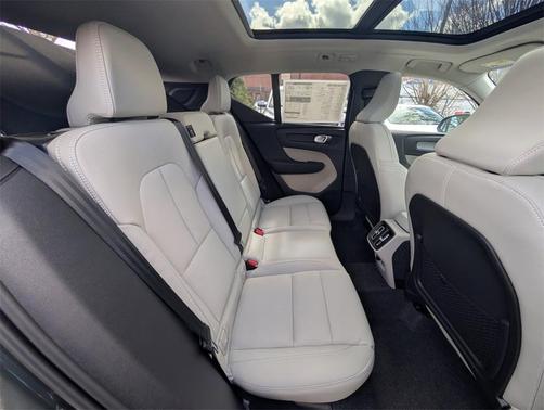 2026 Volvo XC40 B5 Ultra