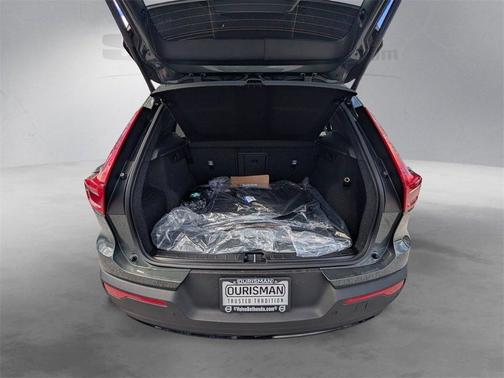 2026 Volvo XC40 B5 Ultra