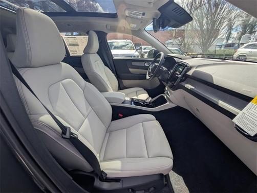 2026 Volvo XC40 B5 Ultra