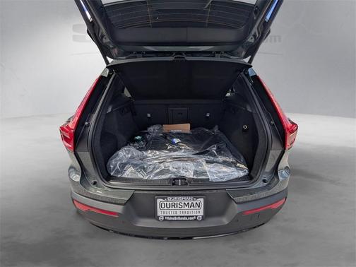 2026 Volvo XC40 B5 Ultra