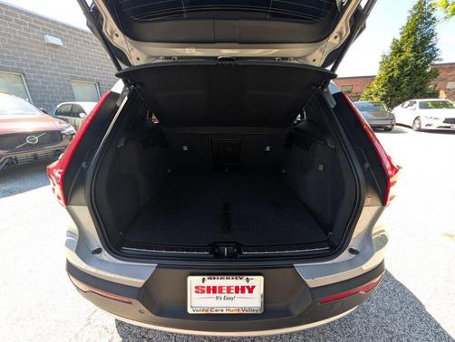 Silver 2023 Volvo XC40 B5 Ultimate Bright Theme