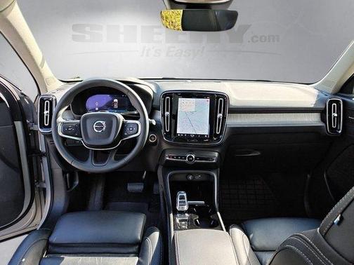 Silver 2023 Volvo XC40 B5 Ultimate Bright Theme