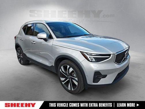 Silver 2023 Volvo XC40 B5 Ultimate Bright Theme