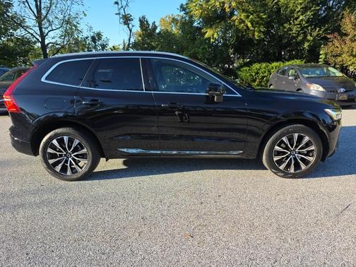2023 Volvo XC60 B5 Plus Bright Theme