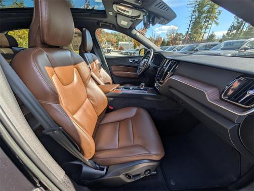 2023 Volvo XC60 B5 Plus Bright Theme