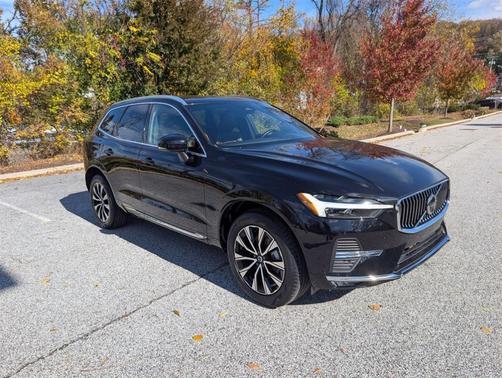 2023 Volvo XC60 B5 Plus Bright Theme