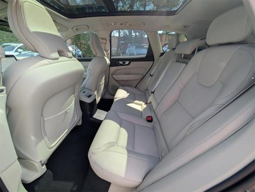 2026 Volvo XC60 Plug-In Hybrid T8 Ultra
