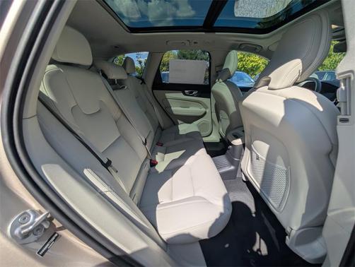 2026 Volvo XC60 Plug-In Hybrid T8 Ultra