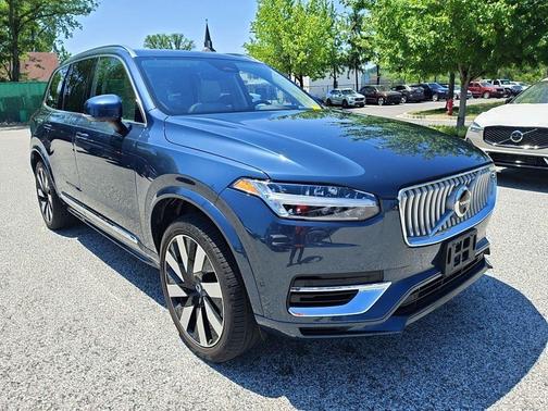 Denim Blue Metallic 2023 Volvo XC90 Recharge Plug-In Hybrid T8 Ultimate Bright Theme 7-Seater