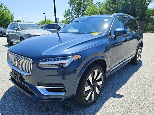 Denim Blue Metallic 2023 Volvo XC90 Recharge Plug-In Hybrid T8 Ultimate Bright Theme 7-Seater