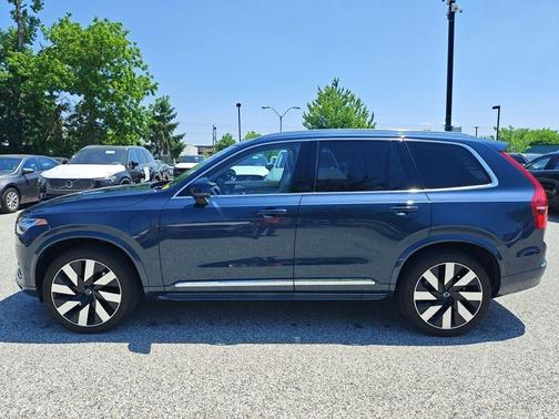 Denim Blue Metallic 2023 Volvo XC90 Recharge Plug-In Hybrid T8 Ultimate Bright Theme 7-Seater