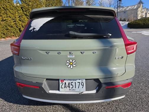 2023 Volvo XC40 B5 Ultimate Bright Theme