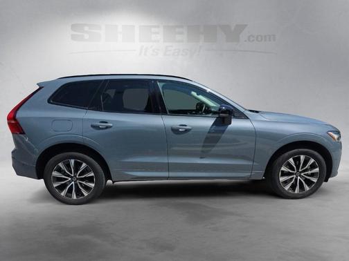 2024 Volvo XC60 B5 Plus Dark Theme