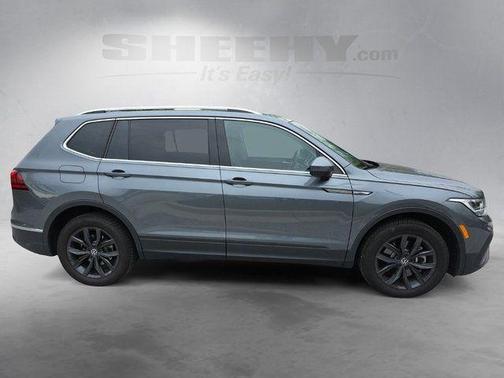 Platinum Gray Metallic 2024 Volkswagen Tiguan 2.0T SE