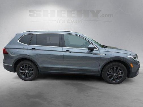 Platinum Gray Metallic 2024 Volkswagen Tiguan 2.0T SE