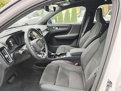 2023 Volvo XC40 Recharge Pure Electric Twin Plus