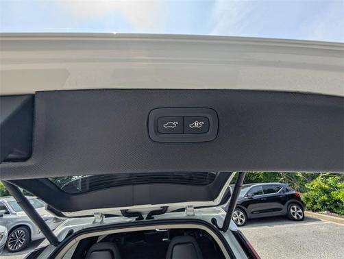 2025 Volvo XC90 B6 Ultra