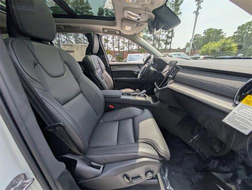 2025 Volvo XC90 B6 Ultra