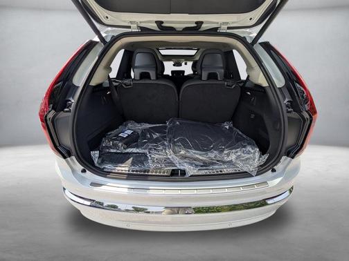 2025 Volvo XC90 B6 Ultra