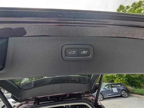 2025 Volvo XC90 Plug-In Hybrid T8 Plus 7-Seater