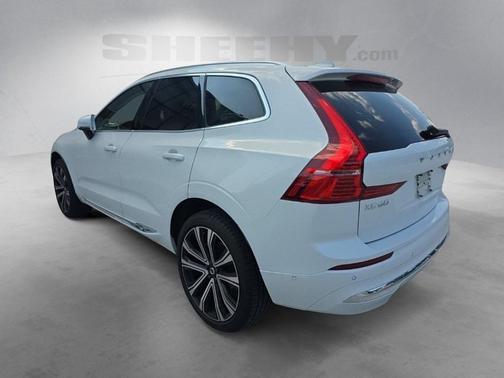 2023 Volvo XC60 B5 Ultimate Bright Theme
