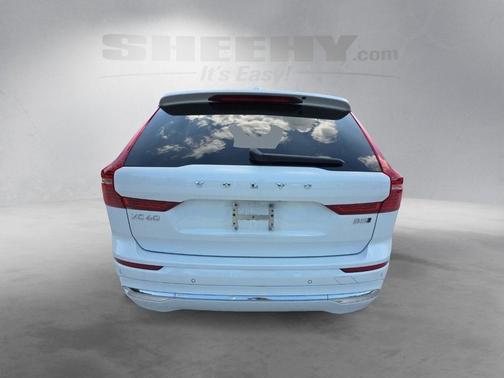 2023 Volvo XC60 B5 Ultimate Bright Theme