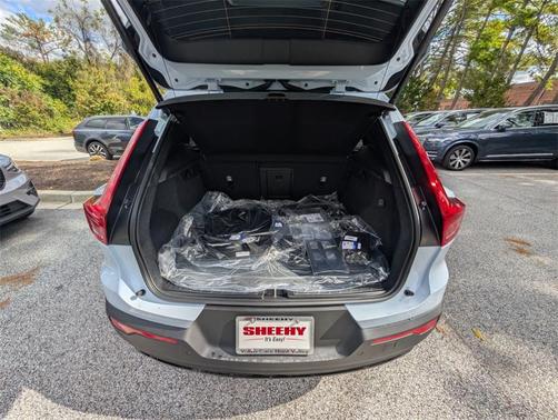 2026 Volvo XC40 B5 Plus