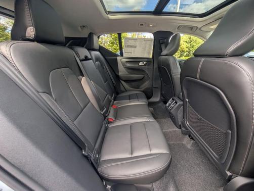 Cloud 9 White 2026 Volvo XC40 B5 Plus