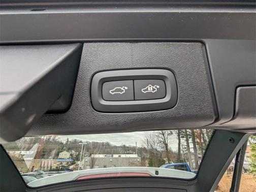 2025 Volvo XC60 Plug-In Hybrid T8 Ultra