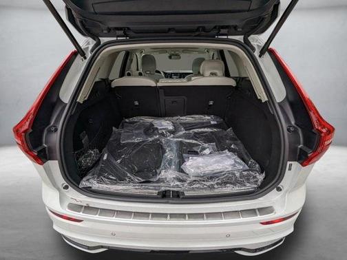 2025 Volvo XC60 Plug-In Hybrid T8 Ultra