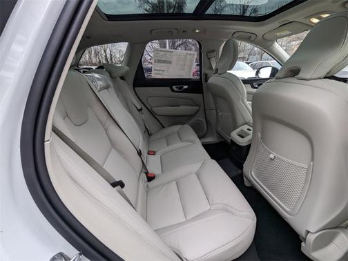 2025 Volvo XC60 Plug-In Hybrid T8 Ultra