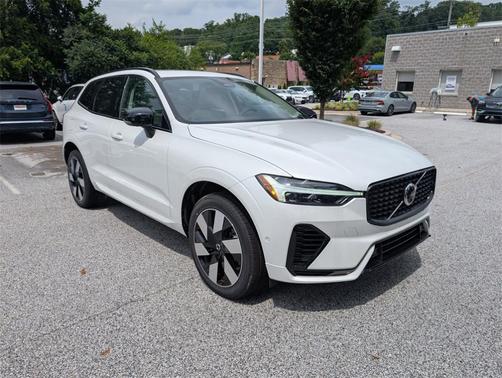 2025 Volvo XC60 Plug-In Hybrid T8 Plus
