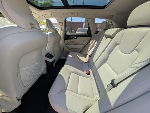 Denim Blue Metallic 2026 Volvo XC60 B5 Ultra