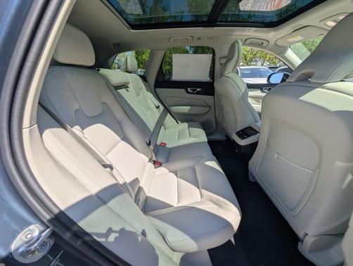 Denim Blue Metallic 2026 Volvo XC60 B5 Ultra