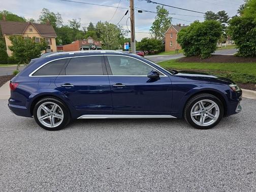 Navarra Blue Metallic 2021 Audi A4 allroad 45 quattro Premium
