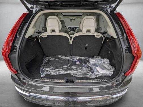 2025 Volvo XC90 Plug-In Hybrid T8 Plus 6-Seater