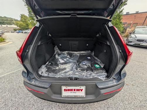 2026 Volvo XC40 B5 Ultra