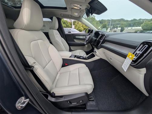 2026 Volvo XC40 B5 Ultra