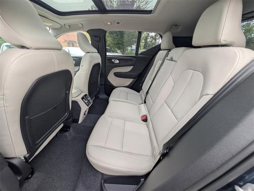 2026 Volvo XC40 B5 Ultra
